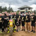 Max Thunecke feiert mit dem Johannes Bikes Suzuki-Team den vorzeitigen Titelgewinn in der DMX Open