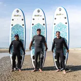 v.l.: Albert Costa Balboa (Emil Frey Racing / Lamborghini), Philip Köster (fünfmaliger Windsurf-Weltmeister), Maximilian Götz (Madpanda Motorsport / Mercedes-AMG)