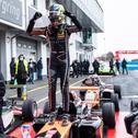 Bearman macht die Meisterschaft am Nürburgring perfekt