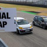 Enges Duell zwischen Matti Klasen und Lennard Zerbe im ADAC Tourenwagen Junior Cup (Foto: ADAC Tourenwagen Junior Cup)