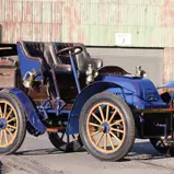 Zum 60. Jubiläum präsentiert der Oldtimer-Weltverband FIVA beim ADAC historische Fahrzeuge wie den Léon Buat von 1903. (Foto: Wolfgang Krämer)