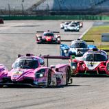 Im Prototype Cup Germany hatte das Duo Julien Apothéloz / Riccardo Leone Cirelli (Startnummer 8) zweimal die Nase vorne, einmal sahen die auf dem Foto zweitplatzierten Klaus Abbelen / Felipe Laser die Zielflagge als Sieger.