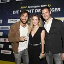 Max Giesinger mit Moderatorin Andrea Kaiser und Rallye-Weltmeister Sébastien Ogier