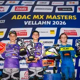 Das Podium des ADAC MX junior Cup 85 (v.l.): Martins Cirulis, Patriks Cirulis, Harry Dale