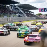 Start, Rennen 1, Nürburgring