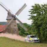 Nico Knacker und Co-Pilot Enrico Flores-Trigo gewinnen in der 2WD-Wertung