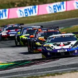 Mick Wishofer greift im Lamborghini Huracán GT3 Evo von Emil Frey Racing an