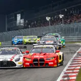 Sheldon van der Linde (r) gewann das DTM-Sonntagsrennen am Nürburgring