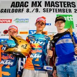 ADAC MX Masters 2018, Gaildorf, Gesamtsiegerehrung beim ADAC MX Junior Cup 125 v.l.n.r.: Mike Gwerder ( Schweiz / KTM ), Lion Florian ( Deutschland / KTM ) und Rick Elzinga ( Niederlande / Yamaha / MJC Yamaha Team )