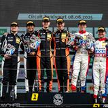 Das Podium: Julian Hanses, Eduardo Coseteng, Leyton Fourie,Tim Zimmermann, Emil Gjerdrum und Jonas Karklys