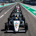 Tim Tramnitz führt in der Rookie-Wertung der ADAC Formel 4