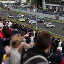 Die Zuschauer sahen im ersten ADAC GT Masters Rennen des Jahres eine tolle Show
