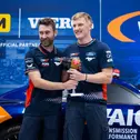 Clement Fay und Fabio Scherer (l-r) gewannen die „Pit Stop Tyre Change Challenge“