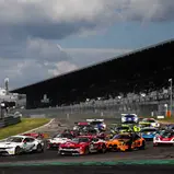 Beide Rennen des ADAC GT Masters auf dem Nürburgring boten zahlreiche spannende Manöver