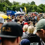 Autogrammstunde am ADAC Truck