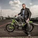 Patrick Simon moderiert die neue Online-Talkshow