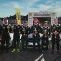 Strahlen nach einer harten Rallye: Carlberg, Carlberg, Preißmann, Schulz, Gehbauer, Kattenbach (v.l.n.r.)
