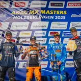 Tageswertung beim ADAC MX Youngster Cup v.l.n.r.: Liam Owens ( Australien / Husqvarna / CAT MOTO BAUERSCHMIDT HUSQVARNA ), Maxime Grau ( Frankreich / KTM / WZ‐RACING KTM ), Lyonel Reichl ( Schweiz / Husqvarna / KTM SARHOLZ RACING TEAM ) und Mads Fredsoe S
