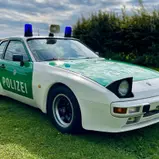 In der Schrauberecke an der Osttribüne gibt es allerhand zu entdecken – unter anderem einen original Polizei-Porsche aus dem Jahr 1982 (Foto: Polizeimuseum Stuttgart)