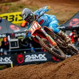 Lukas Leok setzte Moritz Ernecker unter Druck und siegte am Ende im ADAC MX Junior Cup 125 