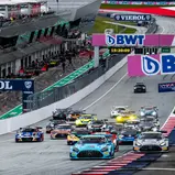 Das ADAC GT Masters begeistert mit einem Langstreckenformat sowie den bewährten Sprintrennen