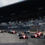 Der Start zum zehnten Saisonrennen auf dem Nürburgring