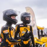 Die gesamte Ausrüstung und die Motorräder werden den Teilnehmern zur Verfügung gestellt.