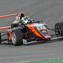 Oliver Bearman fährt nach Saisonsieg Nummer 5 als Spitzenreiter zum Sachsenring