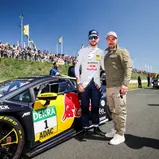 Ski-Star Marcel Hirscher (rechts) beim DTM-Auftakt neben Mirko Bortolotti