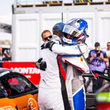  Großer Jubel: Jannes Fittje und Nico Menzel sind neue Tabellenführer im ADAC GT Masters