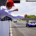 Team Emil Frey Racing siegt bei wechselhaften Bedingungen in Zandvoort