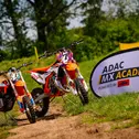 Geschult wird mit richtigen Motocross-Kindermotorrädern von KTM mit Elektro- und Verbrennermotor