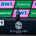Bereits seit 2019 gehören die Schaumweine von Schumacher Selection zur Motorsportfamilie des ADAC