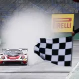 Leo Pichler und Simon Birch in ihrem Porsche 911 GT3 R