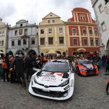 Im UNESCO-Weltkulturerbe Český Krumlov fand das Regrouping am Mittag statt. Die Stadt an der Moldauschleife gab den Teams eine Atempause zwischen den beiden extrem anspruchsvollen Durchgängen auf der Col-de-Jan-Prüfung in Tschechien