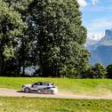Herrliche Kulisse: Die Corsa Rally Electric zeigten vor dem Panorama des Mont Blanc eine tolle Show