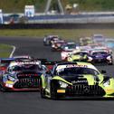 Schnitzelalm Racing (vorne) ist auch dieses Jahr wieder im GTC Race dabei und setzt unter anderem einen Mercedes-AMG GT3 für die beiden GTC-Förderpiloten Julian Hanses und Jay Mo Härtling ein (Foto: GTC Race)