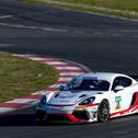 Denny Berndt gibt in Oschersleben in einem von acht Porsche Vollgas