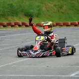 Gianni Janzik jubelt über KF Junior Erfolg
