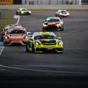 Oskar Lind Kristensen und Lachlan Robinson führten das Rennen im Porsche lange an