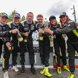 Ein Schlückchen Champagner in Ehren: Nemenich, Reiter, T. Carlberg, C. Carlberg, Amblard, Rumau