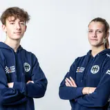 Die beiden Formel 4-Fahrer Montego Maassen und Mathilda Paatz