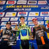 Tageswertung beim ADAC MX Youngster Cup v.l.n.r.: Maxime Grau ( Frankreich / KTM / WZ‐RACING KTM ), Mads Fredsoe Sorensen ( Dänemark / Husqvarna / CAT MOTO BAUERSCHMIDT HUSQVARNA ) und Bradley Mesters ( Niederlande / KTM / KOSAK RACING TEAM )
