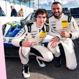 Mark Kastelic und Pavel Lefterov freuen sich über ihr zweites Saisonpodium