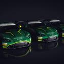 British Racing Green bei den drei Aston Martin Vantage GT4 von Dörr Motorsport (Urheber Grafik: Berzerk Design)