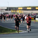 Arjun Maini (links), BWT Best Water Run, Zandvoort