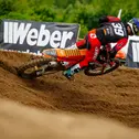 Roan van de Moosdijk gewinnt ohne Laufsieg das ADAC MX Masters in Tensfeld