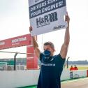 Los geht's: Tom Liebscher gab im ADAC GT Masters das Signal zum Starten der Motoren 