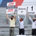 Jörg Helten (l.), Vorstand der ADAC SE, schickte am Sonntag das Feld des ADAC GT Masters ins Rennen