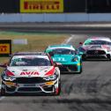 Vierter wird der BMW vom Team AVIA Sorg Rennsport